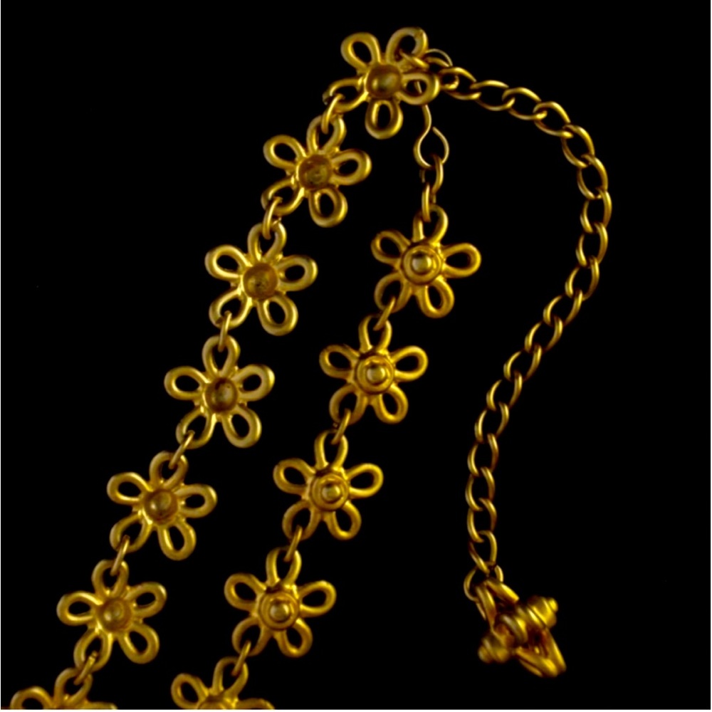 Vintage matte gold metal daisy belt